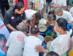 Ganjar Volunteers, KawanJuangGP Shares Clean Water in Subang