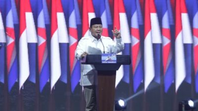 Prabowo Merasa Terhormat Mendapat Dukungan dari 2 Peraih Adhi Makayasa untuk Ucap Pantun