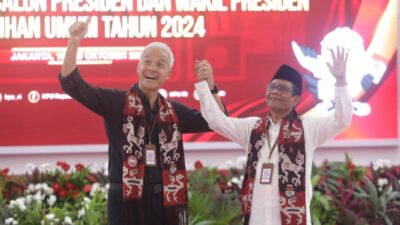 Ganjar dan Mahfud Bertemu di Rumah Cemara sebelum Melakukan Salat Maghrib Berjemaah di KPU