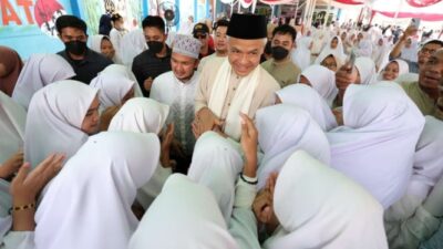 Ganjar Pranowo Memberikan Motivasi kepada Pecandu Narkoba yang Menjalani Rehabilitasi di Pondok Pesantren di Palembang