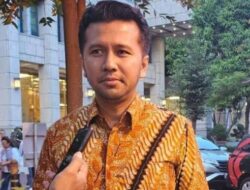 Sikap Tenang, Perhatian, dan Kecermatan dalam Mendengarkan