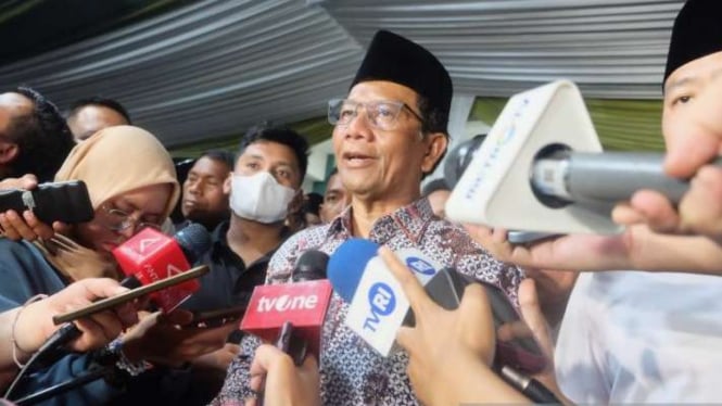 Mahfud Md Mengungkapkan Bahwa Indonesia Berusaha Membantu Pengungsi Rohingya demi Kemanusiaan Namun Menghadapi Tantangan Yang Sulit