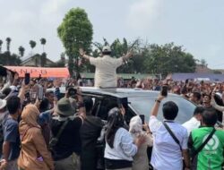 Prabowo Kunjungi Posko Erupsi Gunung Marapi Selama Menjabat Sebagai Menteri Pertahanan