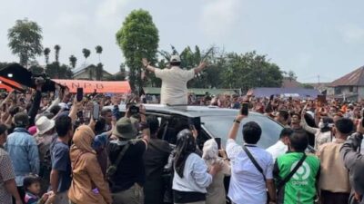 Prabowo Kunjungi Posko Erupsi Gunung Marapi Selama Menjabat Sebagai Menteri Pertahanan