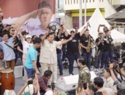 Prabowo Berdialog dengan Nelayan di Pantai Cilincing Jakarta Utara