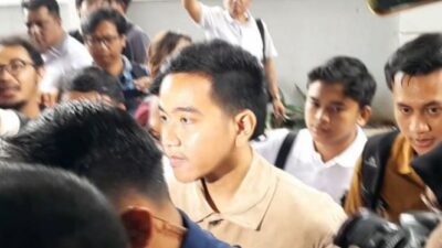 Gibran Tiba di Kantor Bawaslu Jakpus untuk Klarifikasi Penyediaan Susu Saat CFD