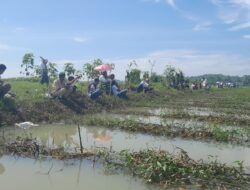 Caleg DPR RI Dapil Jabar X Rokhmat Ardiyan Menarik Perhatian dengan Suara Ala Mancing Mania di Pangandaran