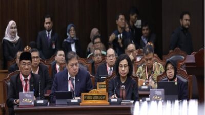 MK untuk Pertama Kalinya Berani Membawa Empat Menteri dalam Panggilannya Bersama Pemerintah, Menurut Pengamat