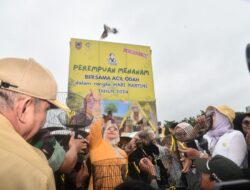 Acil Odah Memimpin Gerakan “Perempuan Menanam Ribuan Pohon” di Kalimantan Selatan untuk Memperingati Hari Kartini