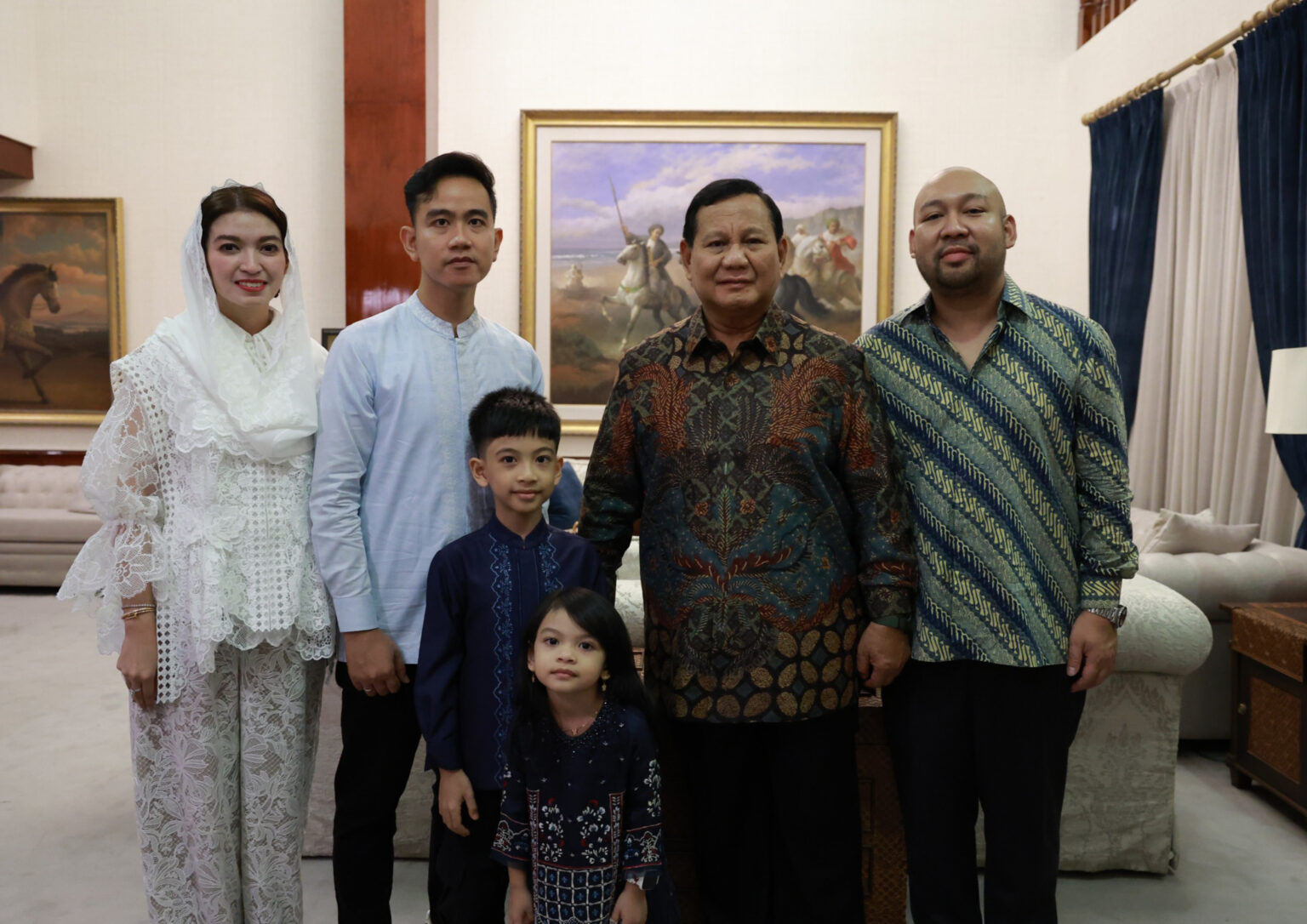 Eid al-Fitr 1445 H: Prabowo Subianto Holds Halal Bihalal Gathering with Gibran and Family at Kertanegara