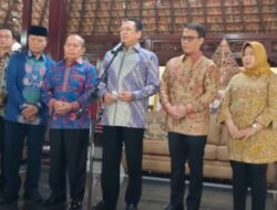 Pimpinan MPR Melakukan Kunjungan ke Cikeas, SBY Memberikan Nasihat tentang Politik Militer dan Amandemen UUD