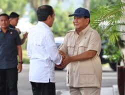 Prabowo Subianto Berunjuk Rasa ke Jokowi di Bandara Halim, Sampaikan Ucapan Selamat Ulang Tahun Langsung