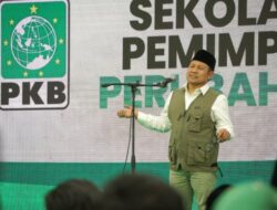 Tidak Terbang Dipuja, Tidak Tumbang Dihina