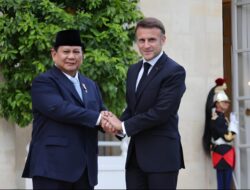 Prabowo Subianto warmly received by Macron at the Élysée Palace with Honor Guard