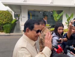 Prabowo Subianto reports on his European visit after meeting President Jokowi