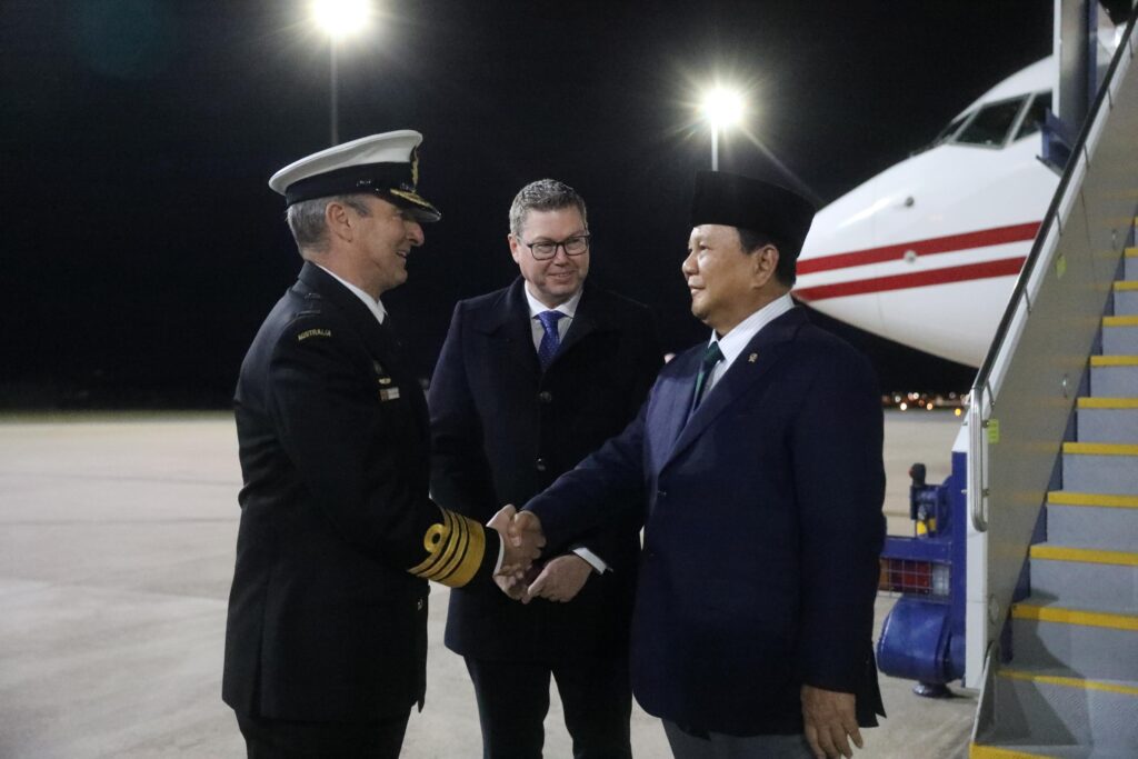 Prabowo Subianto Arrives in Canberra for Official Visit, Warmly Welcomed with Honorary Guard