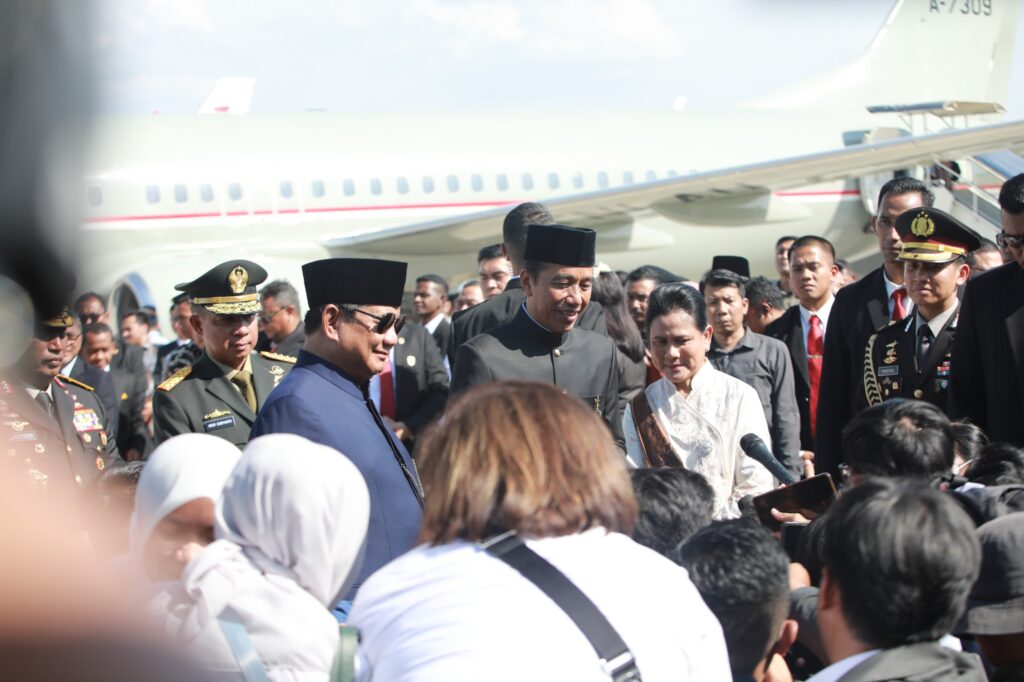 Prabowo Subianto Joins Jokowi at Halim, Extends Well Wishes for His Future