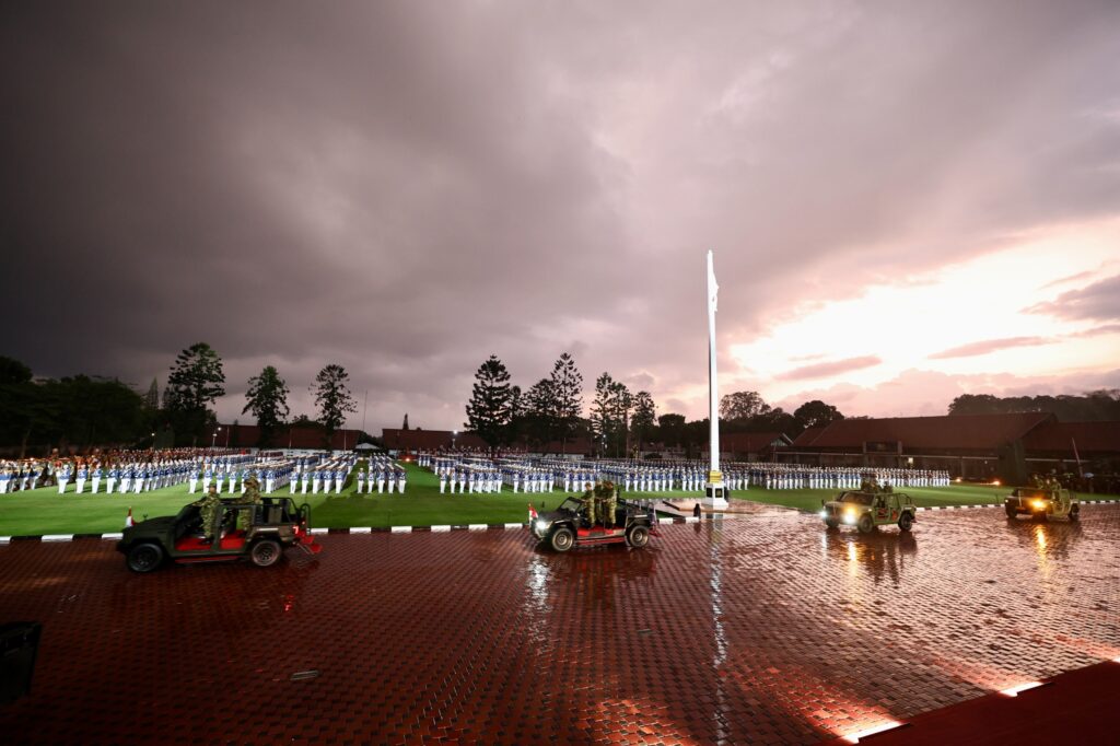 Prabowo Subianto Marches with Cabinet Generals in the Rain: Leaders Get Wet Alongside Soldiers