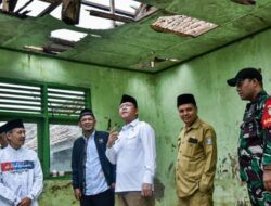 Penemuan Ketum PPP Mardiono: Bantuan Sekolah di Serang