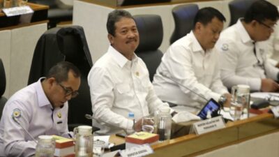 “Menteri Trenggono: Patungan Bongkar Pagar Laut di Tangerang”