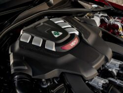 Update Alfa Romeo: Mesin Bahan Bakar Tetap Dihadirkan