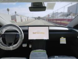 Tesla: Mengemudi Sendiri dari Pabrik ke Area Pemuatan