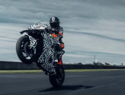 Kabar Terbaru: KTM Siapkan Superbike Baru!