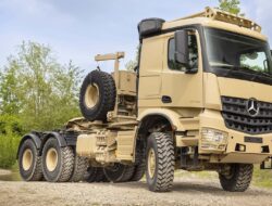 Mercedes 6×6 Militer: Mesin 12,8 Liter Terbaru