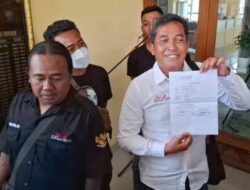 Laporkan Roy Suryo dan Dokter Tifa ke Polresta Solo – Ijazah Palsu
