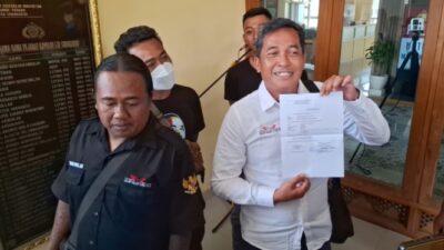 Laporkan Roy Suryo dan Dokter Tifa ke Polresta Solo – Ijazah Palsu