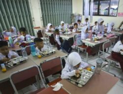 Prabowo Berkomitmen Meningkatkan Program MBG
