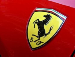 Ferrari Tunda Produksi Mobil Listrik karena Kurangnya Permintaan