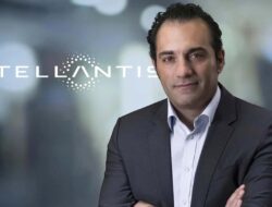 Bos Stellantis Minta Karyawan Hindari Label Mantan Pekerja
