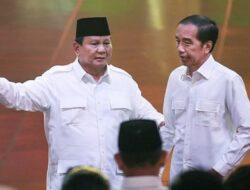 Prabowo Ngaku Sering Cek Podcast, Respon Isu Pecah Kongsi Jokowi