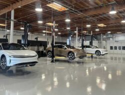 5 Tips Hemat Biaya Memperbaiki Mobil Listrik Vs. Bensin