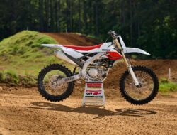 Perayaan 70 Tahun Yamaha: Motor Motocross Edisi Spesial