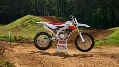 Perayaan 70 Tahun Yamaha: Motor Motocross Edisi Spesial