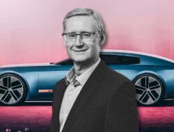 CEO Jaguar Land Rover Pensiun: Dampaknya pada Industri Otomotif