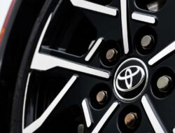 Penjualan Mobil Toyota Melesat Bulan Lalu: Data Terbaru