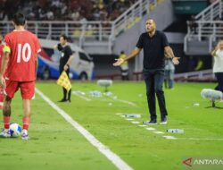Kendala Taktik Bertahan Kluivert di Pertandingan Indonesia