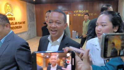 Bahlil Kumpulkan Anggota Fraksi Partai Golkar di DPR: Analisis dan Tinjauan