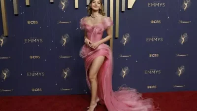 Gaun Lisa BLACKPINK Menjadi Sorotan di Emmy Awards 2025